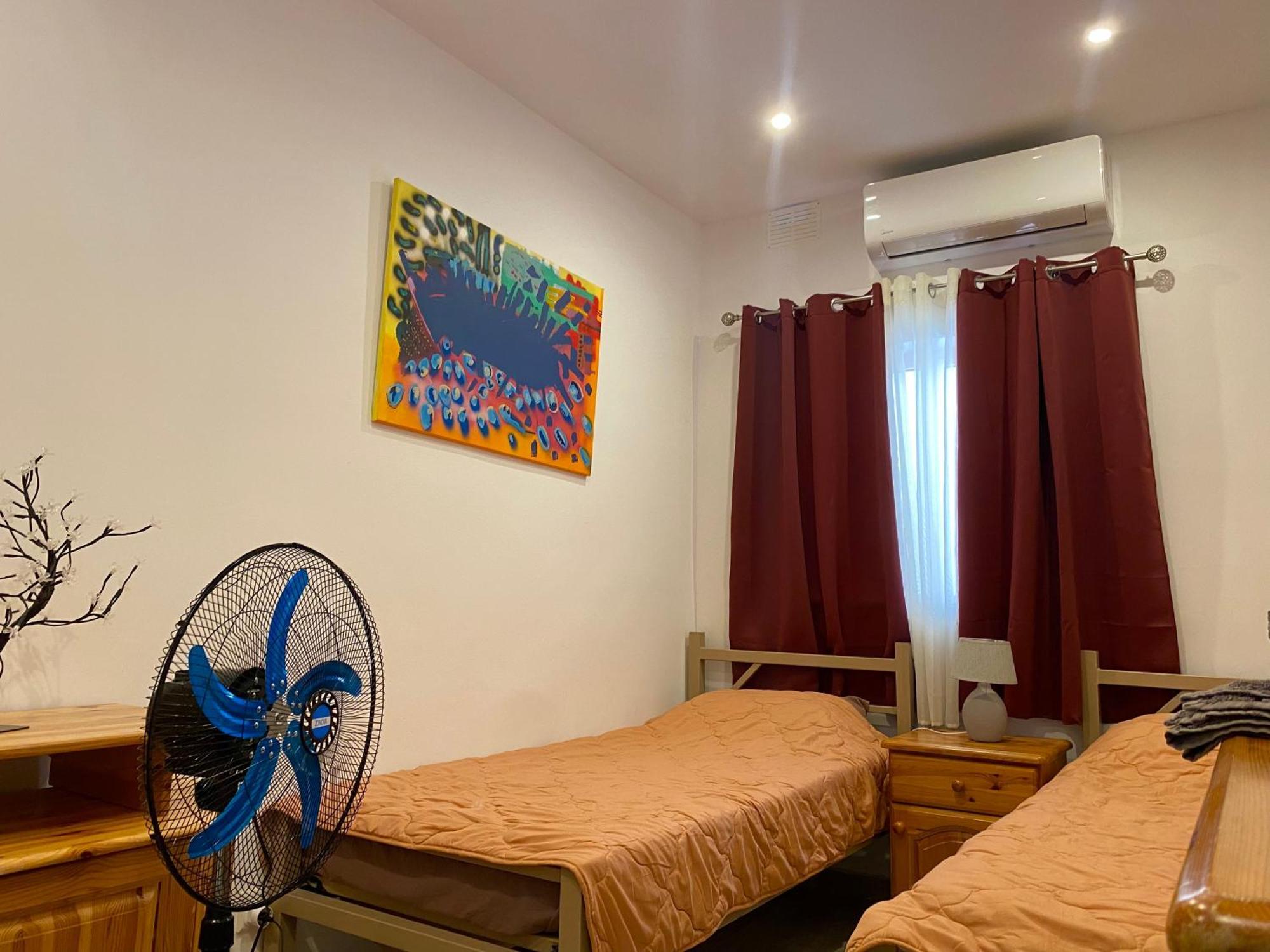 Beach House. Live, Experience Sea St. Paul's Bay Bagian luar foto